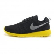 nike-roshe-run-black-yellow