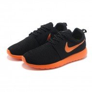 nike-roshe-run-classic