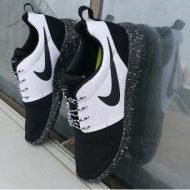 Nike Roshe Run Black & White